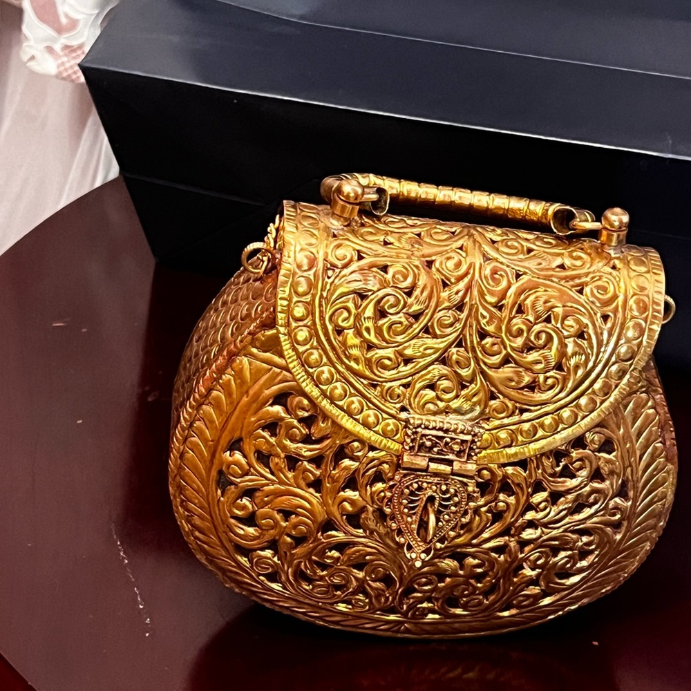 Ornate Handbag & ACCESSORIES DURING UPCOMING LIVE SHOWS!